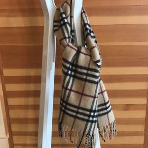 Burberry 100% Lambswool Scarf